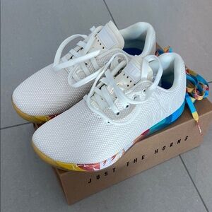 BNWT Nobull Outwork Shell Sunrise M 5.5 / W7